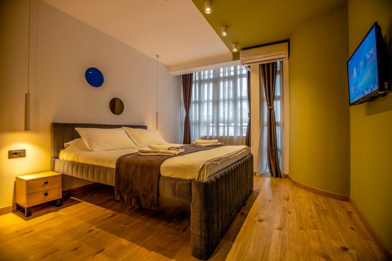 Hotel 4 Llulla พริสตีนา ภายนอก รูปภาพ