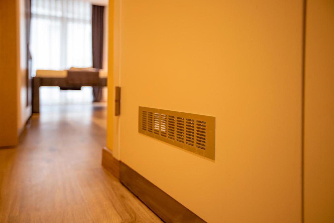 Hotel 4 Llulla พริสตีนา ภายนอก รูปภาพ